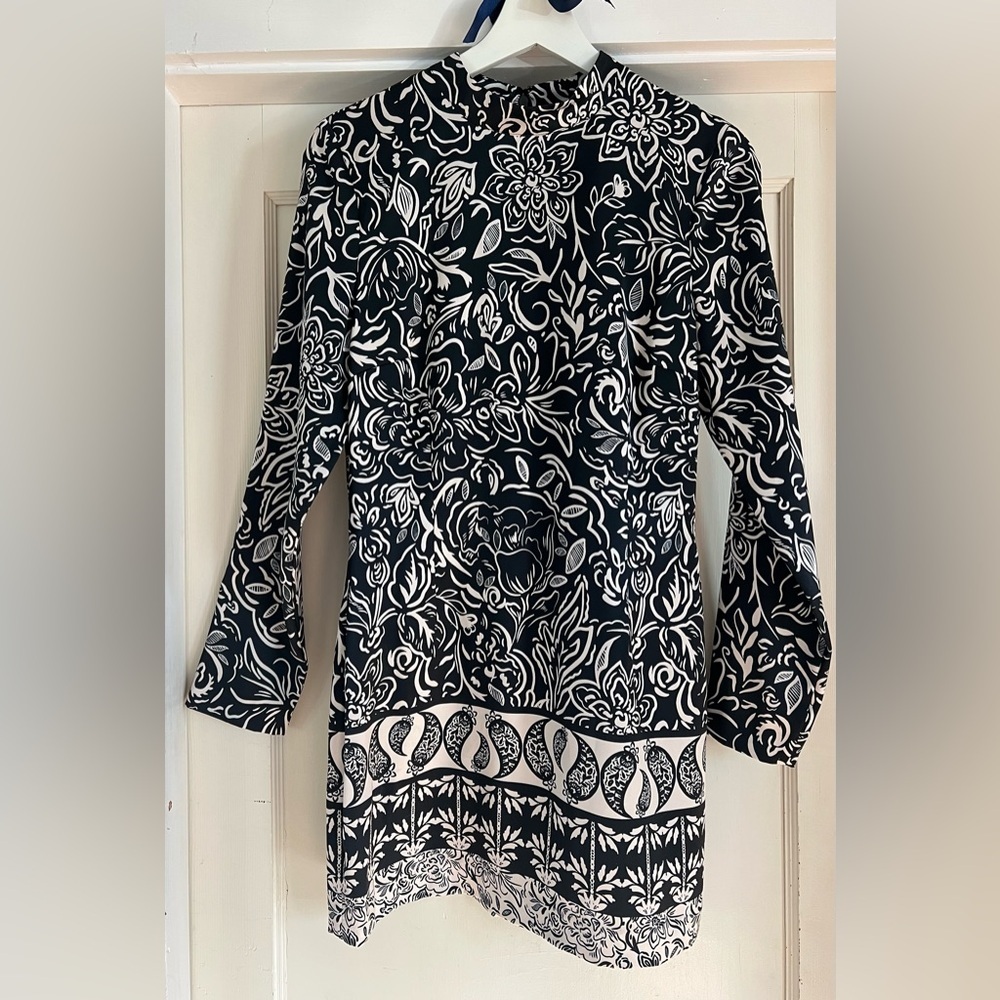 Chelsea & Violet Black and White Printed Mini Dress Size 6 NWT